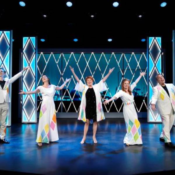 Tivoli_revy_2024_lowress_12